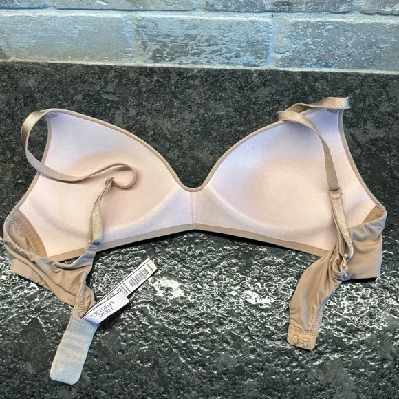 Lot of 2 Victoria’s Secret lightly lined-wireless T-Shirt bras 34 B - Picture 4 of 11
